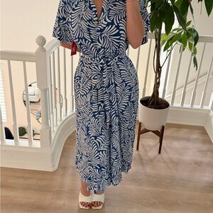 H&M Blue and White Leaf Print Midi Dress